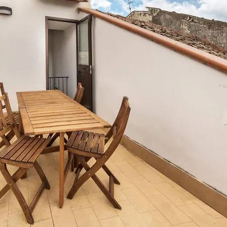 Historical Penthause Ballaro With View Apartment