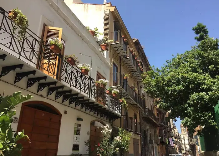 Historical Penthause Ballaro With View 巴勒莫