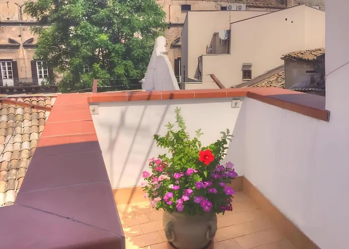 Historical Penthause Ballaro With View 巴勒莫