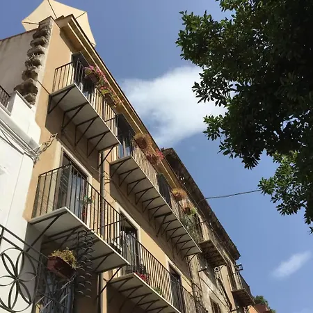 Historical Penthause Ballaro With View Apartamento Palermo